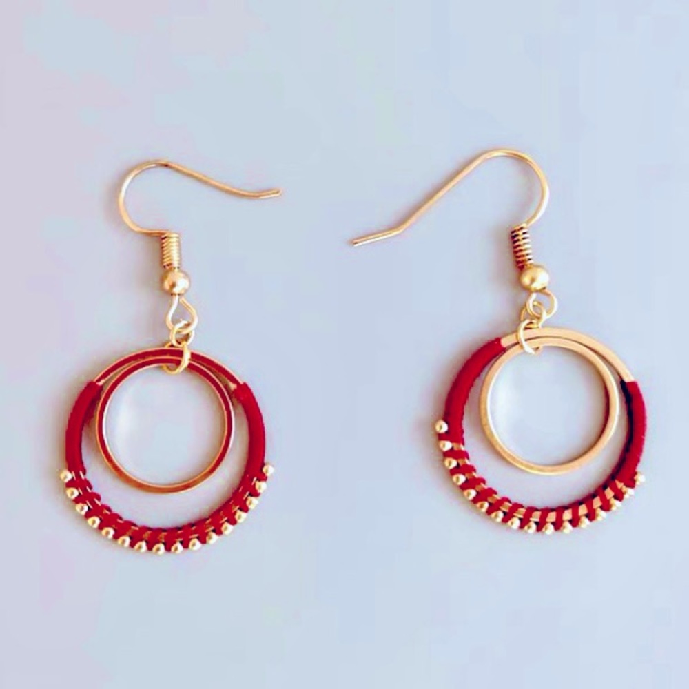 ❣️$25/3❣️ Red Double Hoop Dangle Earrings - Picture 3 of 8